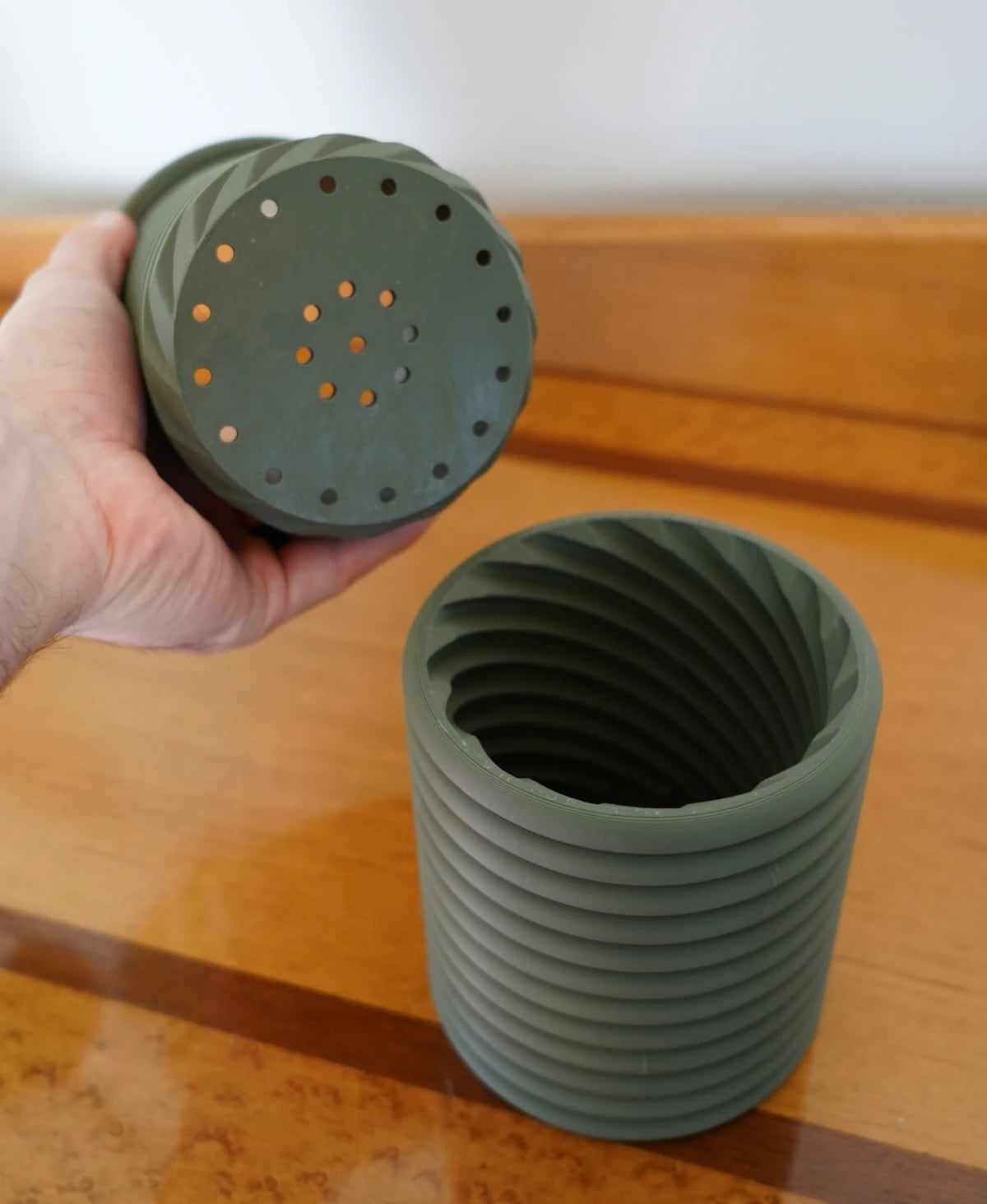 Spinny Plant Pot - Spinning Two-Part Planter